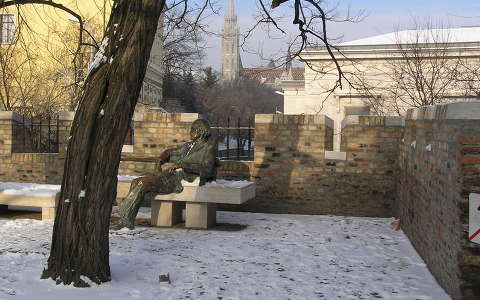 Budapest, Kodály Zoltán szobra a várban