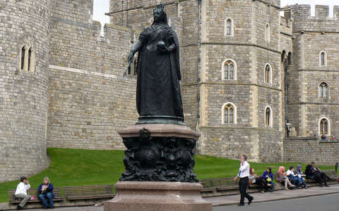 Anglia, Windsor kastély, Viktória királynő szobra
