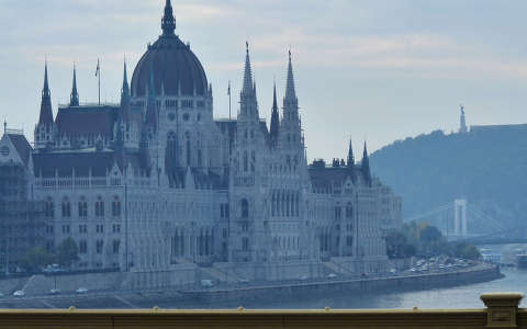 Magyarország, Budapest, Parlament, Szabadságszobor