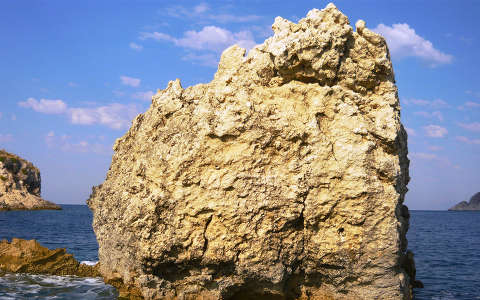 Korfu sziklás partja