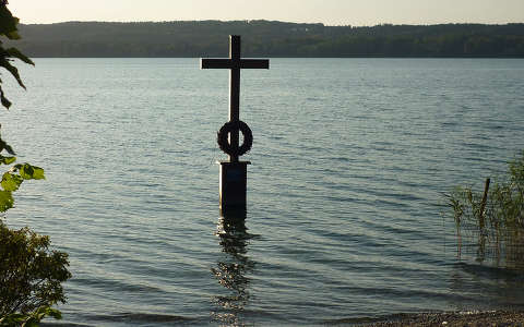 Stanbergi tó, itt találták meg Bajor Lajos holttestét. Németország