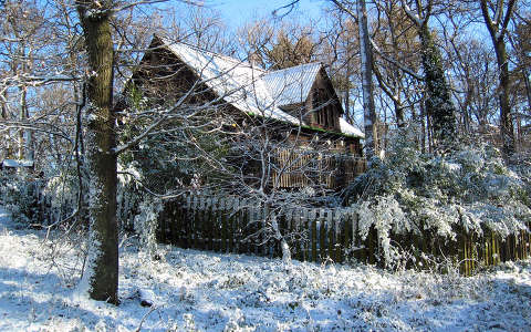 faház ház kerítés tél