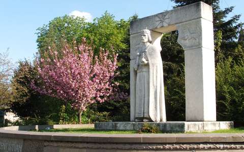 Miskolc, Szent István szobra