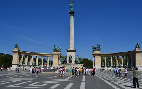 budapest magyarország szobor tér