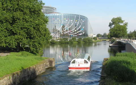 Strassburgi Parlament, Franciaország