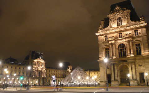 franciaország louvre párizs tér