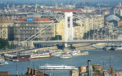 Budapest,Erzsébet híd pesti hídfője,Fotó:Szolnoki Tibor
