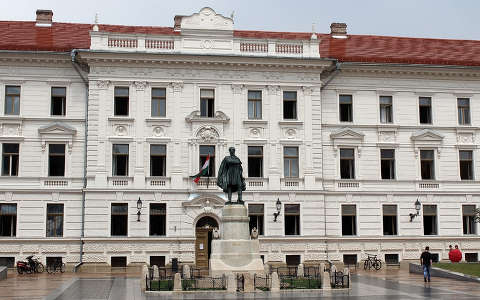 Magyarország, Pécs, Kossuth tér