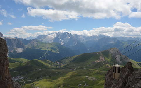 Marmolada a tavolban, az Olasz Alpokban.