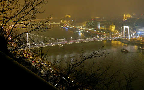 Budapest-2013.12.31.Hidak a ködben,Fotó:Szolnoki Tibor