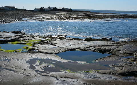 kövek és sziklák tengerpart írország