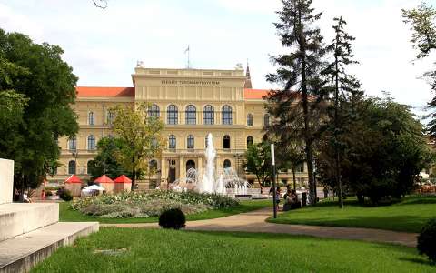 Szeged - Dugonics-tér