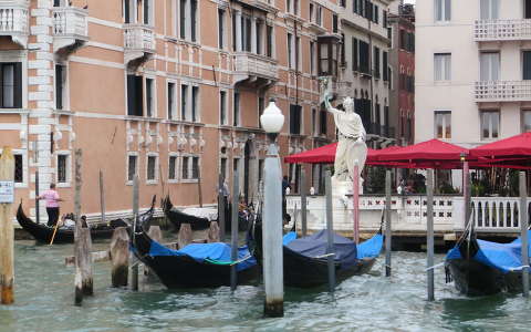 szabadságszobor Velencében