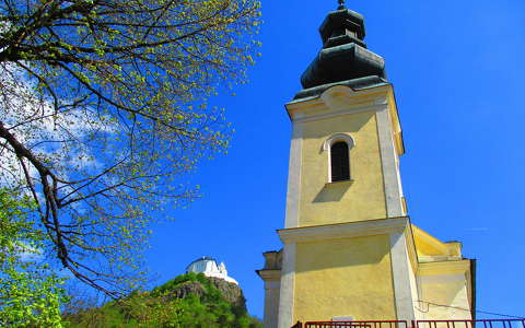 címlapfotó füzéri vár magyarország templom