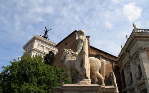 Olaszorzág , Róma - Castor szobra a Capitoliumon