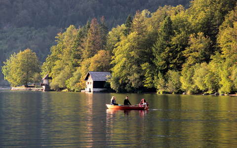 csónak címlapfotó ház tó