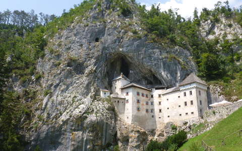 alpok kövek és sziklák predjama vár szlovénia