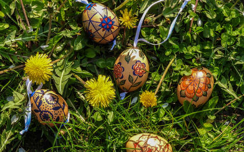 címlapfotó húsvét tojás