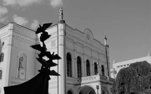 Debrecen, Csokonai színház