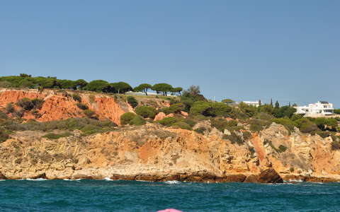 Algarve partjai a tenger felől, Portugália