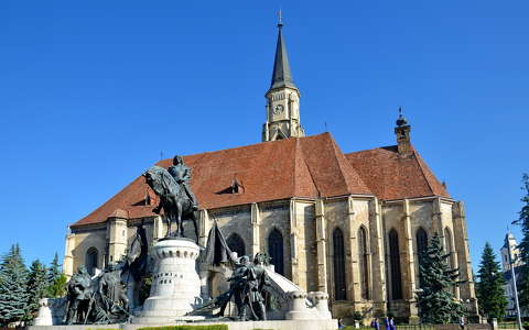 Szent Mihály-templom és a Mátyás király emlékmű, Kolozsvár