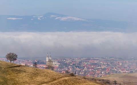 címlapfotó erdély hegy románia