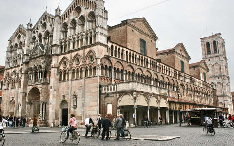 Basilika Frraraban, Ferrara, Olaszorszag
