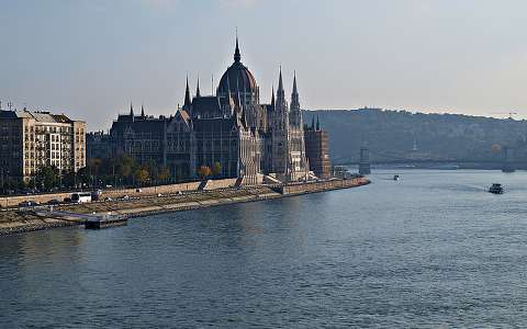 Országház, Duna