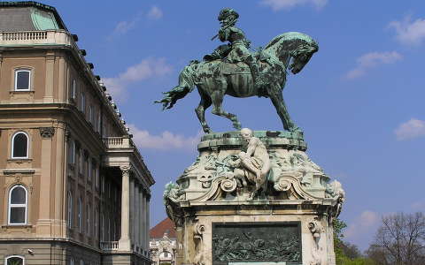 Budapest, Savoyai Jenő szobra a Vár előtt