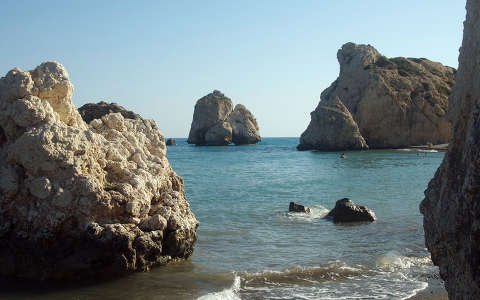 ciprus kövek és sziklák tenger tengerpart