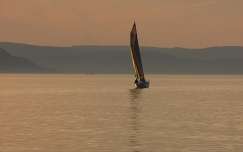 naplemente balaton vitorlázás tó magyarország vitorlás