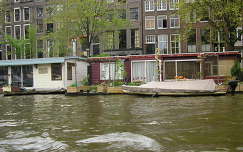 Amsterdam lakóhajók a csatornán Hollandia