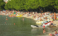 horvátország strand makarska öböl