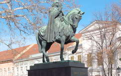 Székesfehérvár - Szent István szobor,      fotó: Kőszály
