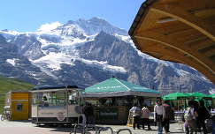 Jungfrau a Kleine Schneidegg állomásnál,Svájc