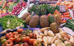 paradicsom piac zöldség gyümölcs ananász