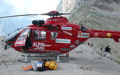 hegyi mentők a Dolomitokban