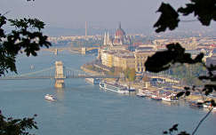 országház budapest lánchíd folyó híd magyarország duna