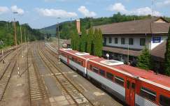 Somoskőújfalu vasútállomás a magyar-szlovák határ közelében