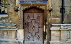 Zeneművészeti tanszék bejárata. Oxford, Egyesült Királyság.