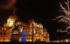 országház karácsonyfa címlapfotó budapest éjszakai képek karácsonyi dekoráció magyarország
