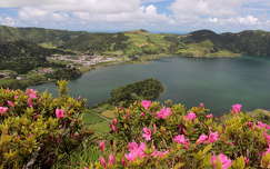 címlapfotó portugália rododendron tavasz tó azori-szigetek
