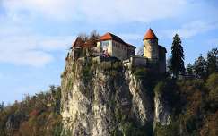 várak és kastélyok szlovénia kövek és sziklák alpok bledi-tó