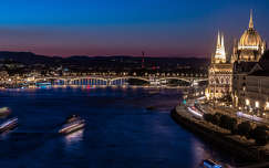 országház budapest folyó híd margit híd éjszakai képek magyarország duna