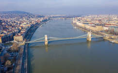 címlapfotó budapest lánchíd folyó híd magyarország duna