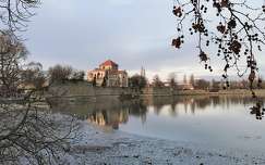 várak és kastélyok tatai vár tata tó magyarország