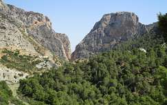 kövek és sziklák hegy címlapfotó spanyolország