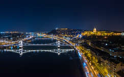 folyó éjszakai képek címlapfotó budapest lánchíd híd tükröződés magyarország duna