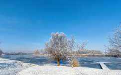 stég és móló jég tisza folyó magyarország tél