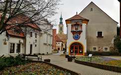 óra címlapfotó templom székesfehérvár magyarország